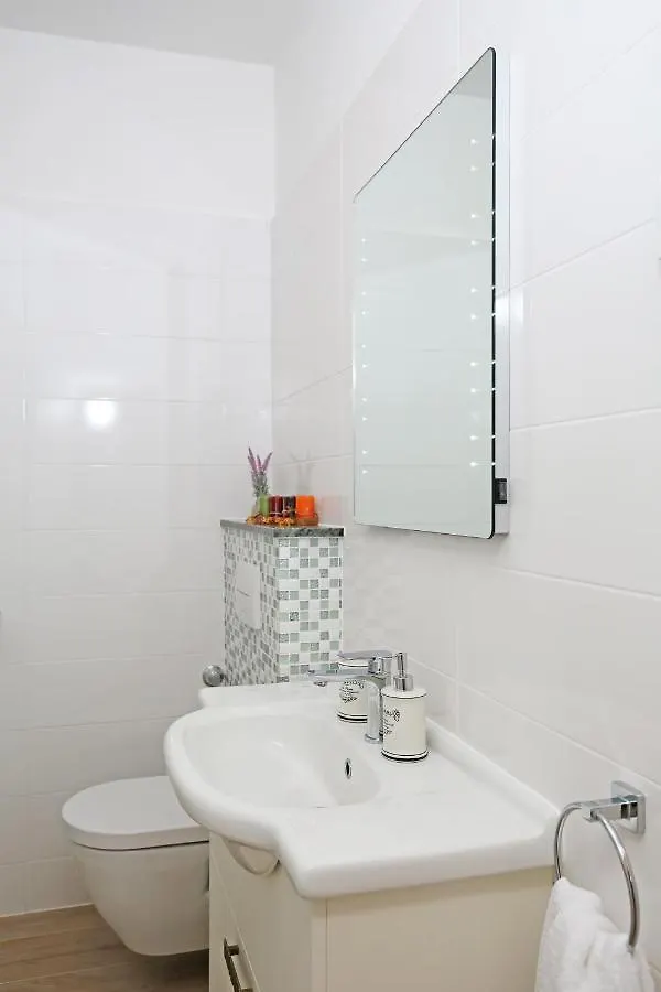 Apartments Paola Rovinj 0*,